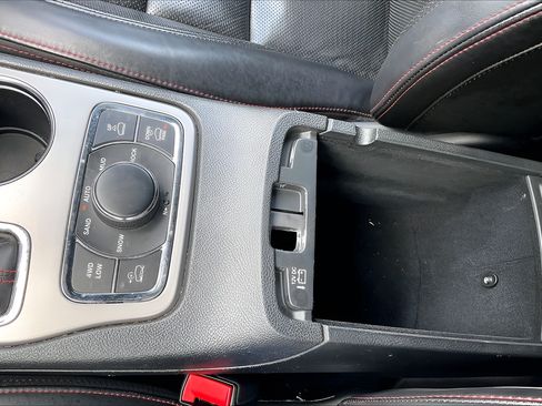 Used 2021 Jeep Grand Cherokee Trailhawk w/ Trailhawk Luxury Group AWD/4WD image 24
