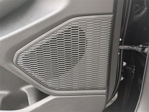 New 2025 Jeep Grand Cherokee Altitude image 17