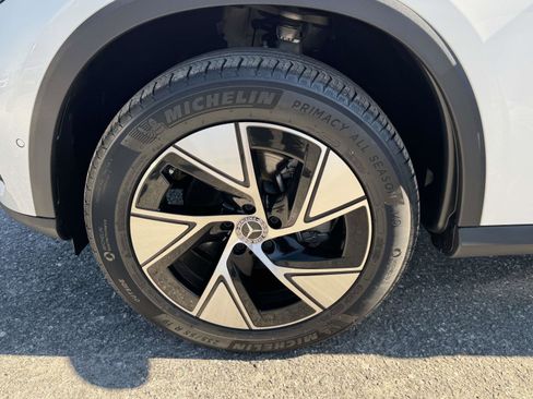 Used 2024 Mercedes-Benz GLC 300 4MATIC image 10