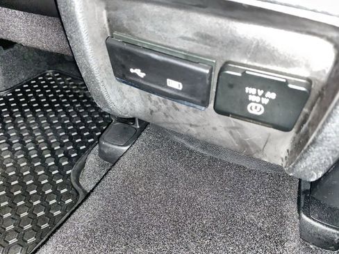 Used 2019 Jeep Cherokee Latitude Plus AWD/4WD image 28