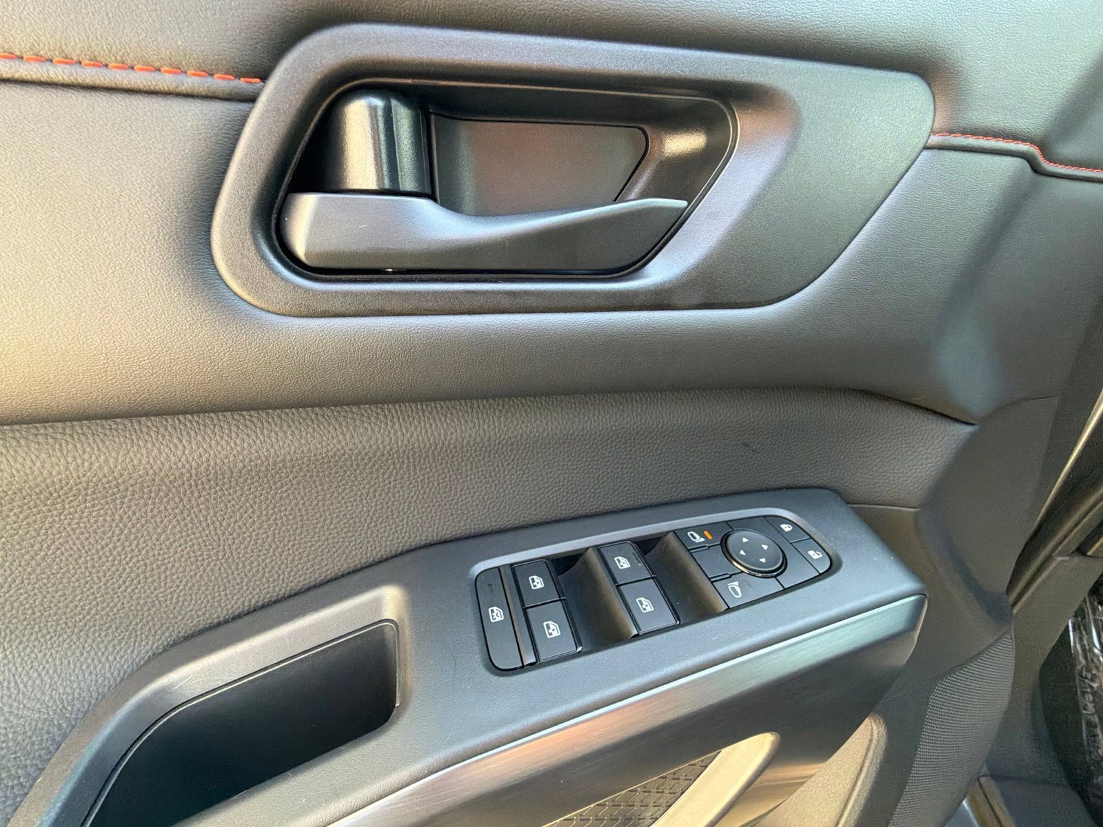 Used 2026 Nissan Pathfinder Rock Creek AWD/4WD image 15