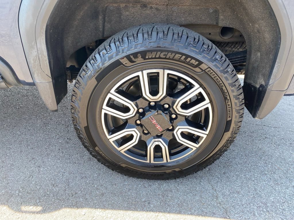 Used 2022 GMC Sierra 2500 AT4 w/ AT4 Preferred Package AWD/4WD image 13