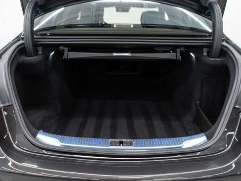 Used 2022 Mercedes-Benz S 500 4MATIC w/ AMG Line Package image 34