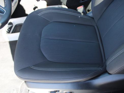 Used 2023 Chrysler Voyager LX FWD image 19