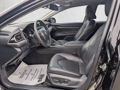 Used 2020 Toyota Camry XLE FWD image 14