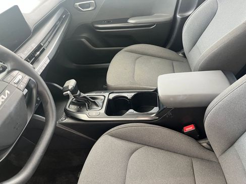 Used 2025 Kia K4 FWD image 40