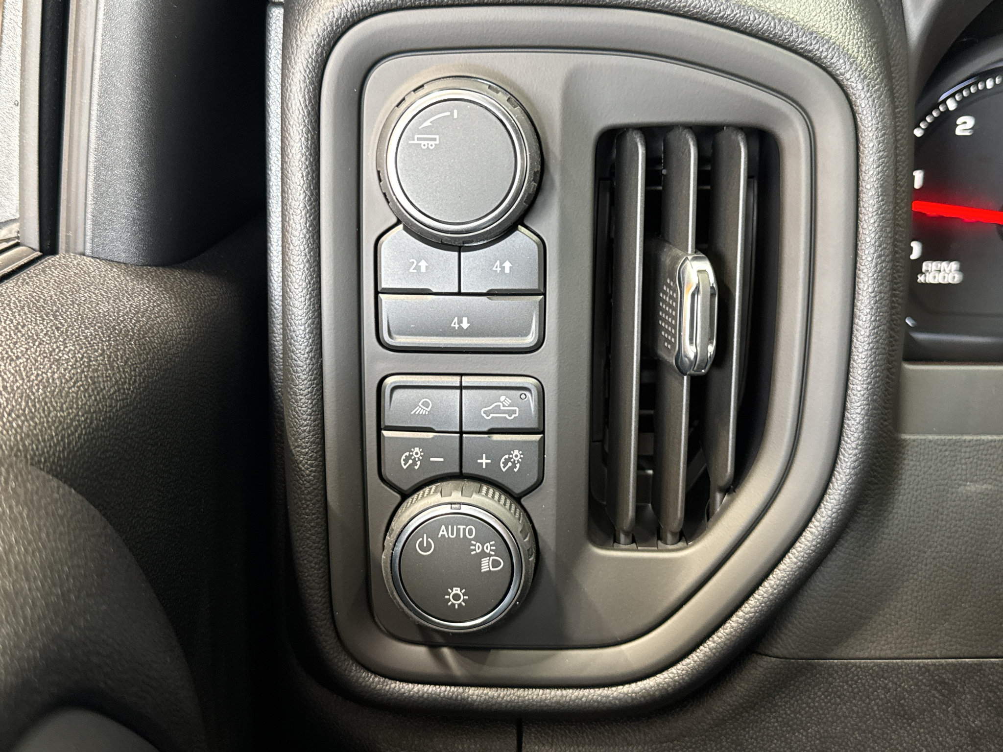 New 2026 Chevrolet Silverado 2500 Custom w/ Custom Value Package AWD/4WD image 31