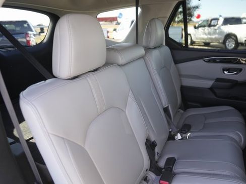 Used 2023 Honda Pilot Touring image 17