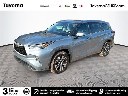 Used 2020 Toyota Highlander XLE image 1