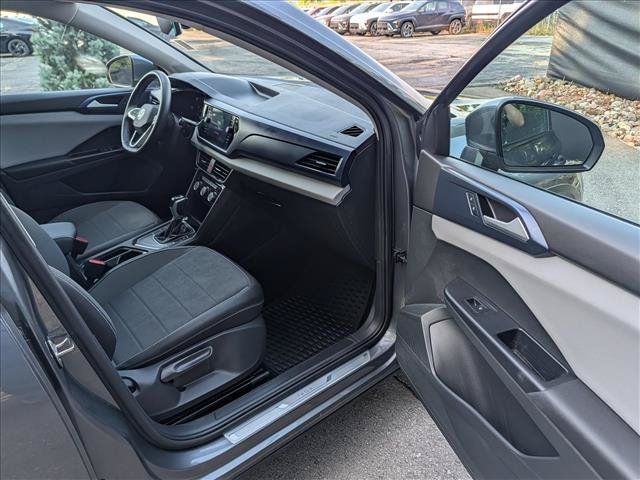 Certified 2023 Volkswagen Taos SE w/ Panoramic Sunroof Package FWD image 11