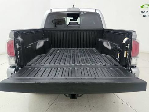 Used 2022 Toyota Tacoma TRD Sport w/ Technology Package AWD/4WD image 20