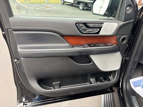 Used 2020 Lincoln Navigator Reserve w/ Equipment Group 208A Reserve image 13