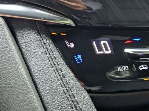 Certified 2024 Cadillac XT6 Premium Luxury w/ Technology Package AWD/4WD image 19