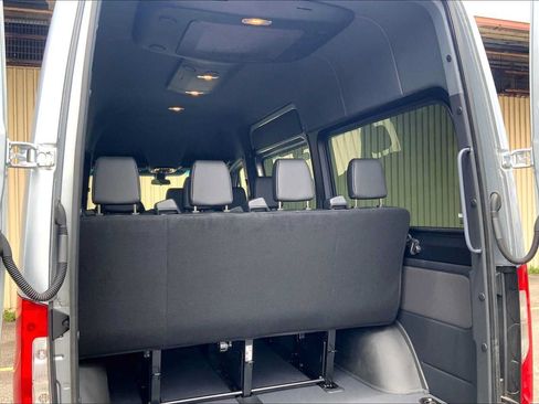 Used 2025 Mercedes-Benz Sprinter 2500 image 15