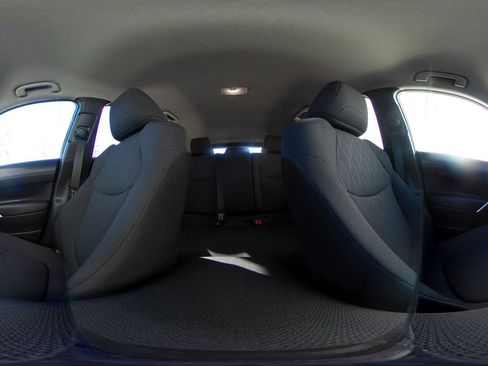 Used 2025 Toyota Corolla Cross LE image 42