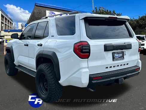Used 2026 Toyota 4Runner SR5 AWD/4WD image 5