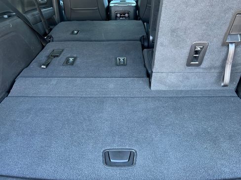 Used 2022 Chevrolet Tahoe Z71 image 12