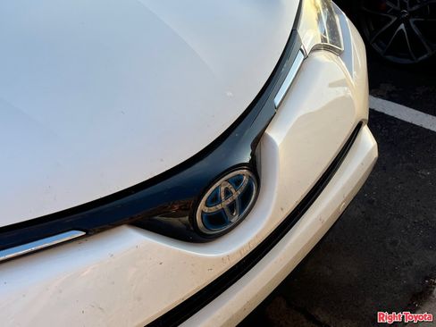 Certified 2017 Toyota RAV4 XLE w/ Convenience Package AWD/4WD image 5