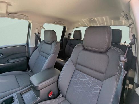 Used 2025 Nissan Frontier SV RWD image 21