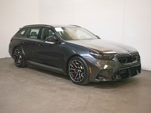 New 2026 BMW M5 Touring AWD/4WD image 1