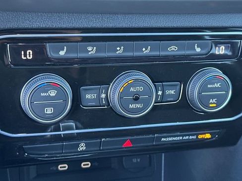 Used 2023 Volkswagen Atlas SEL image 23