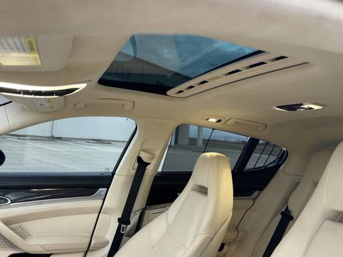Used 2016 Porsche Panamera Turbo S image 19