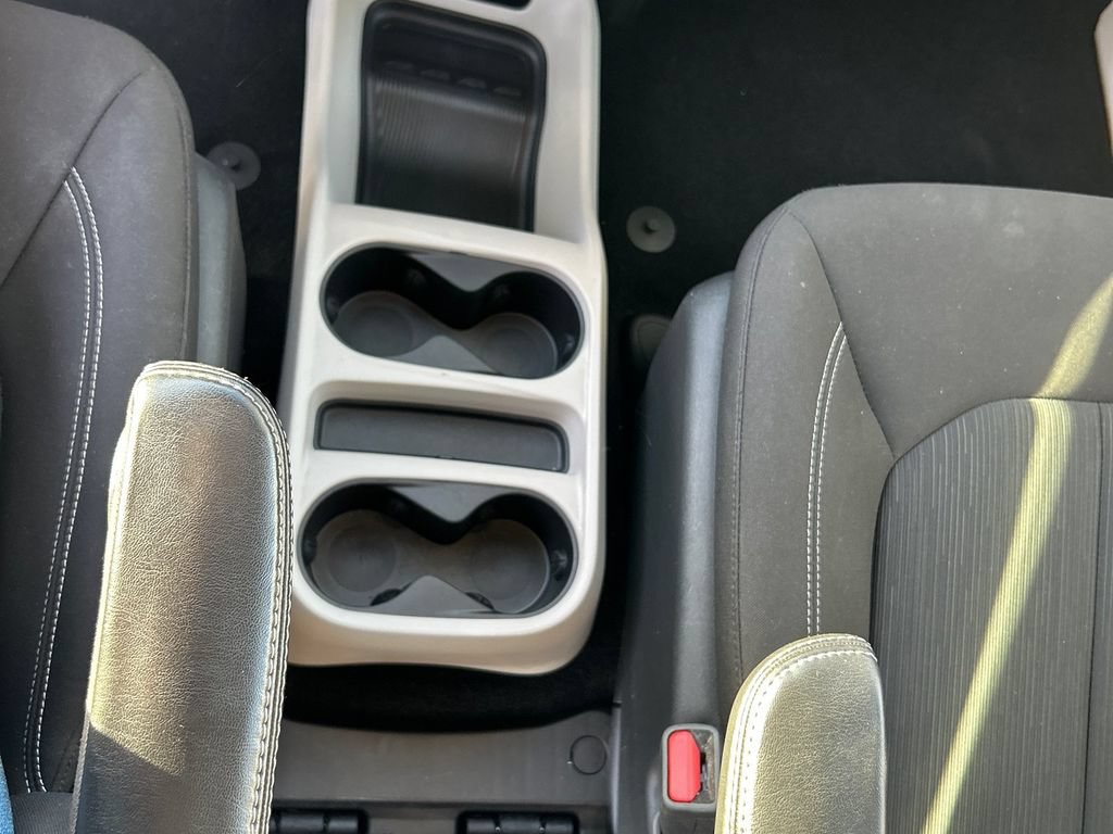 Used 2021 Chrysler Voyager LX FWD image 29