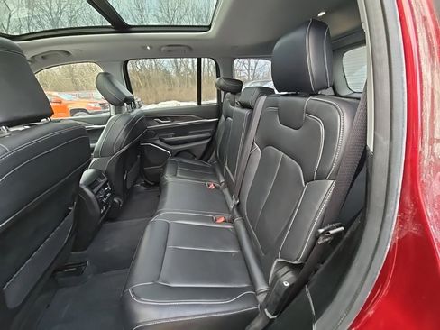 Used 2022 Jeep Grand Cherokee Limited w/ MOPAR Finishing Package image 17