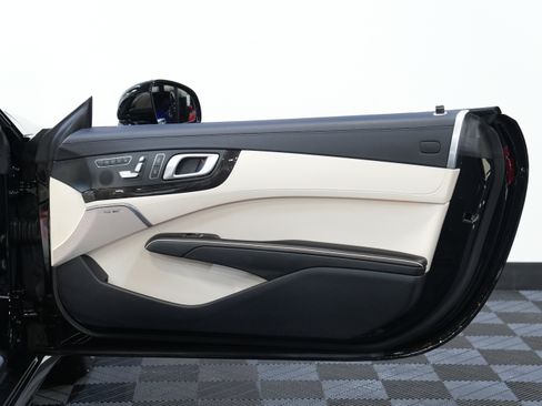Used 2015 Mercedes-Benz SL 63 AMG image 26