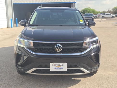 Used 2022 Volkswagen Taos SE AWD/4WD image 8