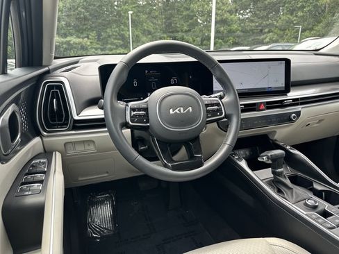 Used 2025 Kia Sorento S w/ Panoramic Sunroof Package FWD image 27
