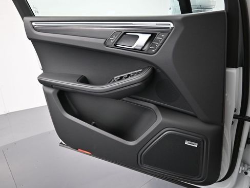 Certified 2026 Porsche Macan S image 20