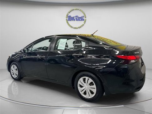 Used 2021 Nissan Versa S FWD image 4