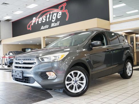 Used 2017 Ford Escape SE w/ SE Cold Weather Package AWD/4WD image 19