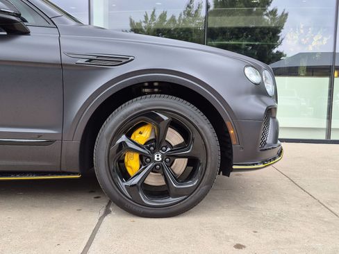 Certified 2025 Bentley Bentayga AWD/4WD image 6