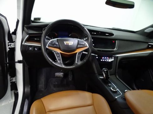 Used 2022 Cadillac XT5 Premium Luxury image 5