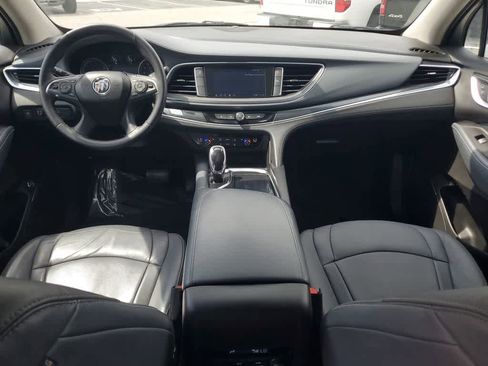 Used 2020 Buick Enclave Essence image 12