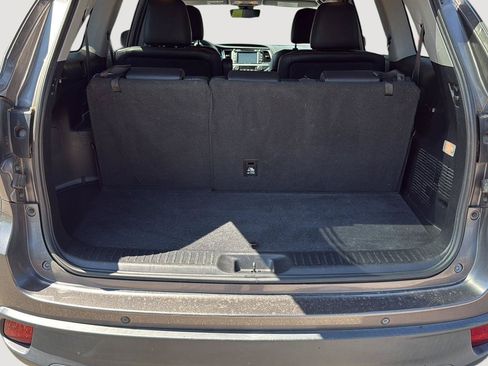 Used 2019 Toyota Highlander SE AWD/4WD image 20