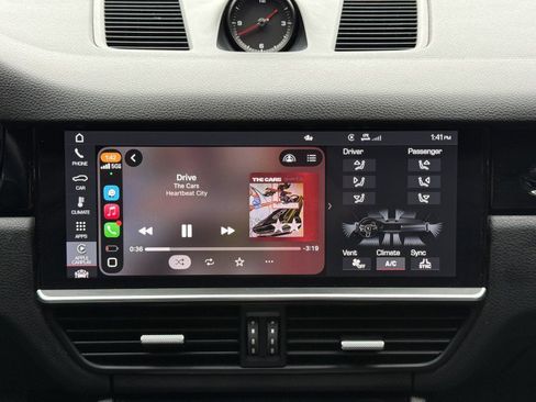 Used 2020 Porsche Cayenne image 47