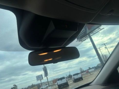 Used 2023 Nissan Rogue SV image 17