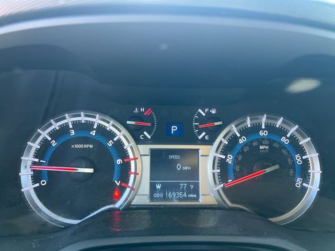 Used 2014 Toyota 4Runner SR5 RWD image 12