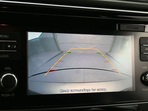 Used 2019 Nissan Leaf SV w/ SV Technology Package image 11