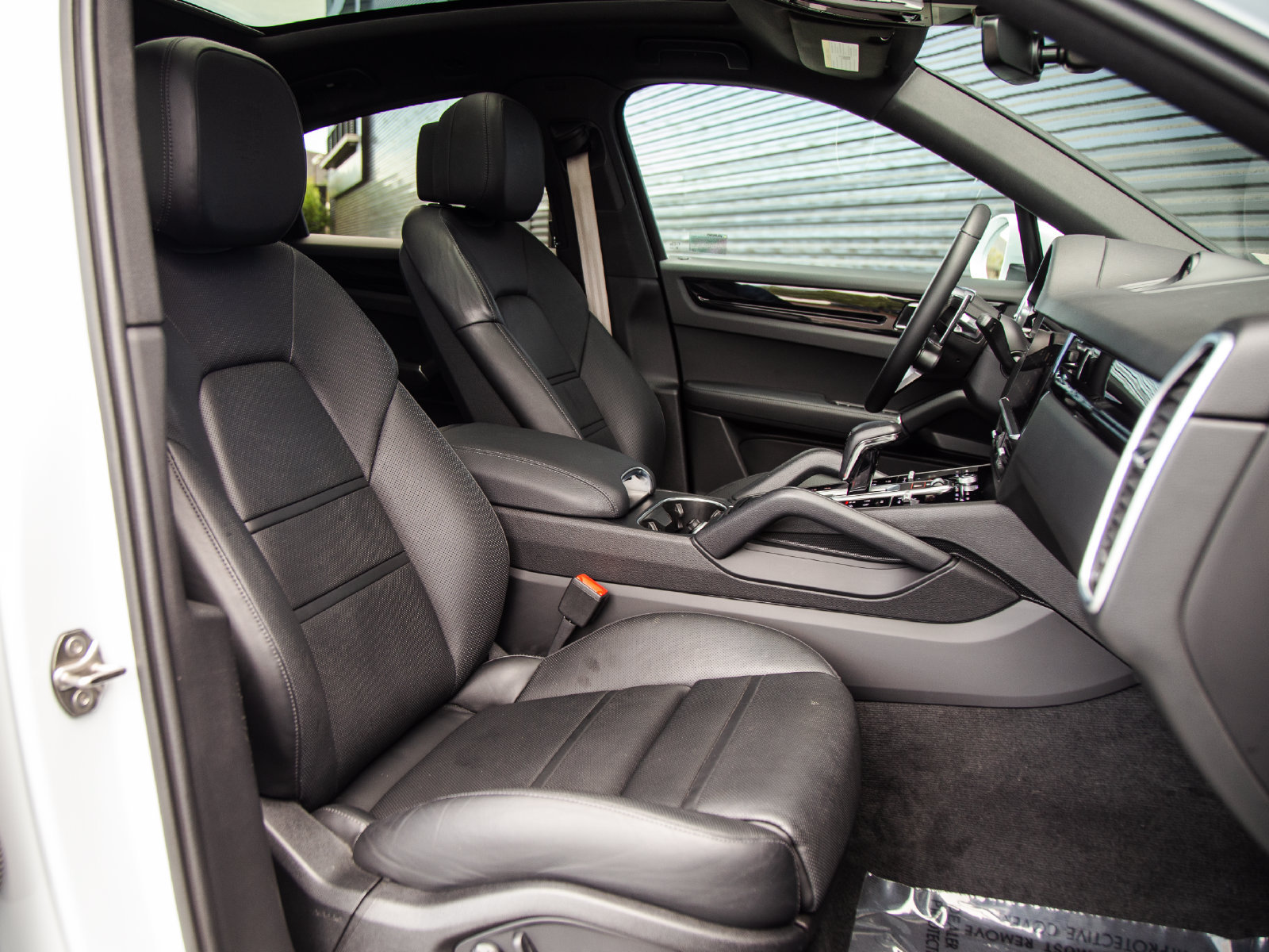 Certified 2023 Porsche Cayenne Platinum Edition AWD/4WD image 26