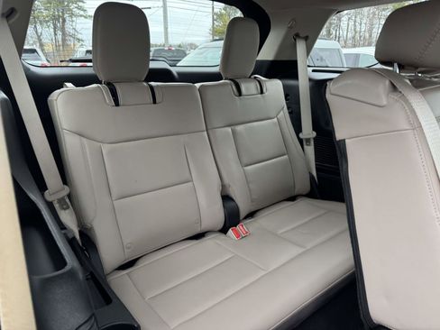 Used 2022 Ford Explorer XLT w/ Equipment Group 202A image 38