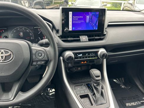 Used 2023 Toyota RAV4 LE FWD image 17