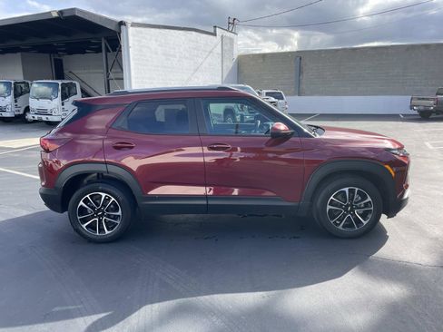 Used 2025 Chevrolet TrailBlazer LT image 4