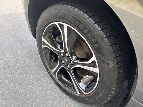 Used 2020 Ford Edge ST image 33