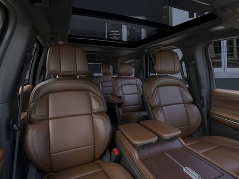 New 2026 Lincoln Navigator Reserve AWD/4WD image 10