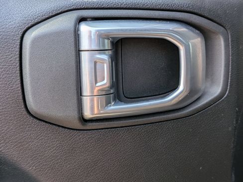 Used 2022 Jeep Gladiator Sport AWD/4WD image 26
