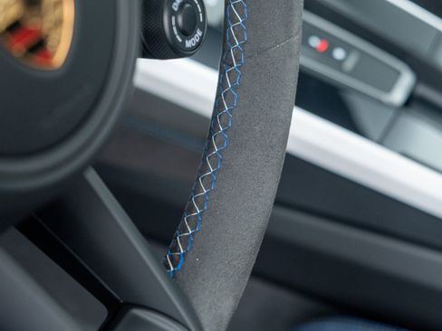 Certified 2024 Porsche 911 Dakar image 24